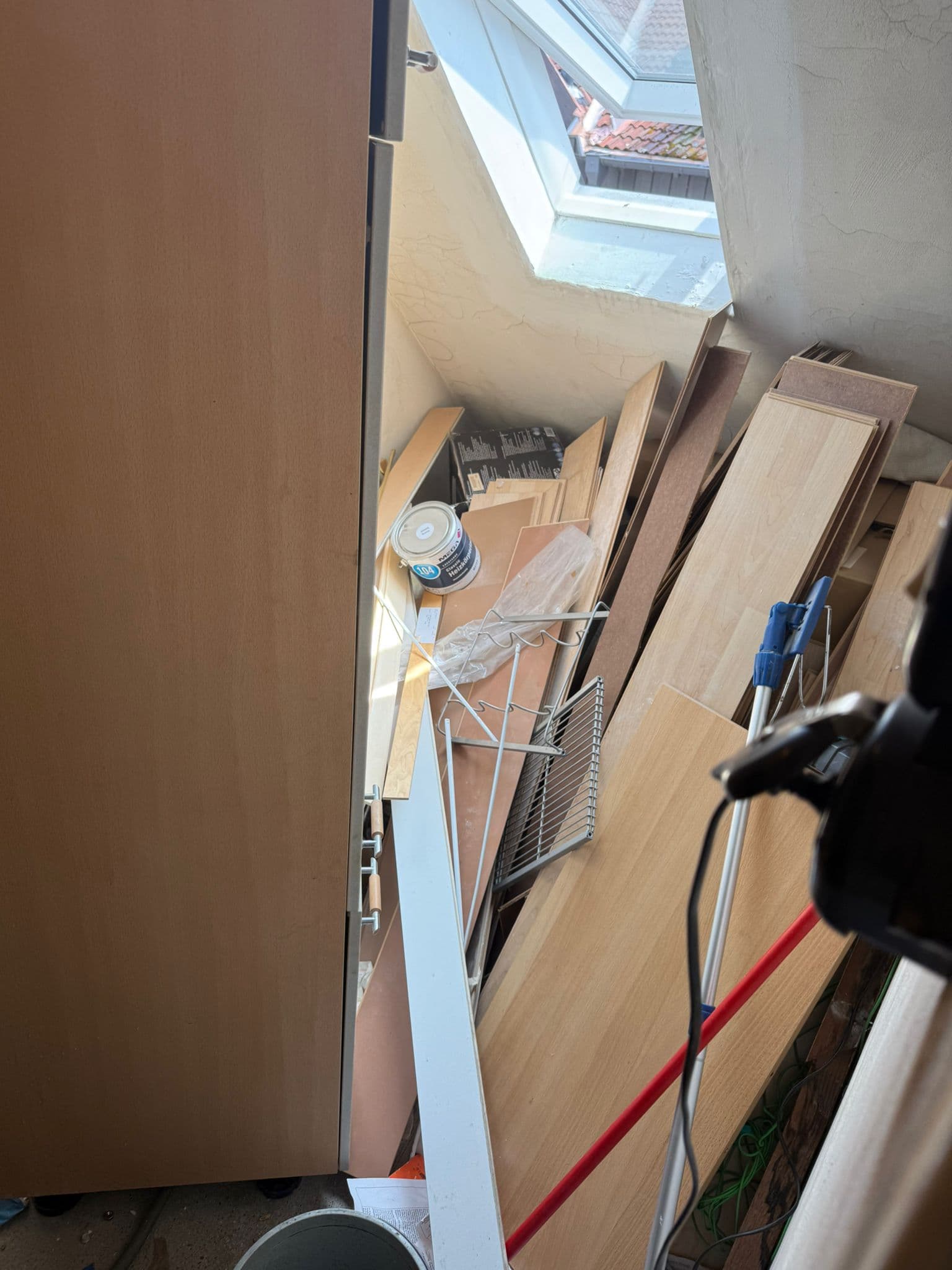 Dachboden Entrümpelung - Vorher